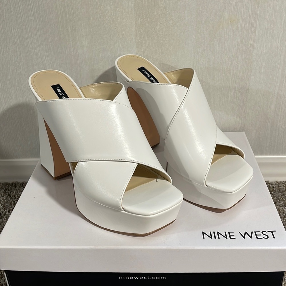 Nine West White Girlz 3 platform sandals SZ 10 NWT and box